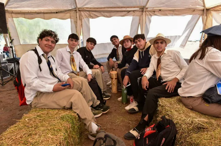 680bef8b35a1e_738_487!