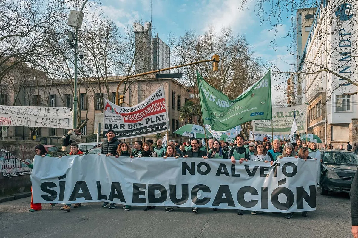 MARCHA-UNIVERSITARIA-1