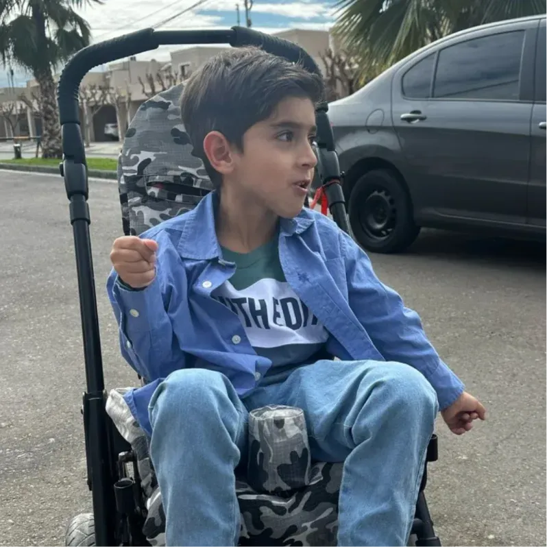 Hola soy Morrison me dicen Momi, estoy cumpliendo 7 años.